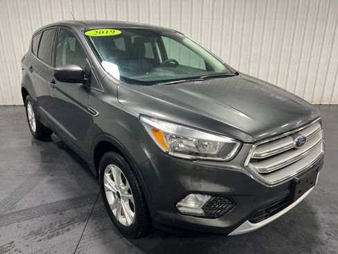 Used 2019 Ford Escape SE image 14