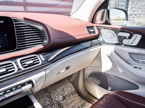 Used 2026 Mercedes-Benz Maybach GLS 600 4MATIC image 89