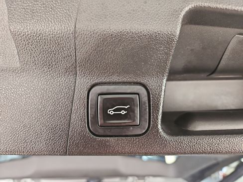 Used 2018 GMC Acadia SLT image 14