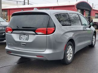 Used 2017 Chrysler Pacifica Touring video 5