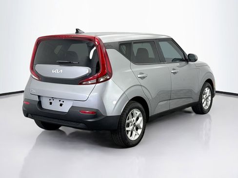 Used 2022 Kia Soul LX w/ Technology Package image 5