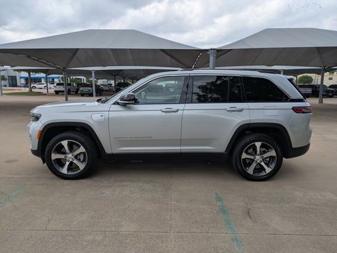 Used 2023 Jeep Grand Cherokee 4WD 4xe w/ Luxury Tech Group II image 9