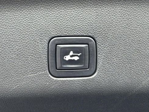 Used 2022 Chevrolet Tahoe RST w/ Luxury Package image 15