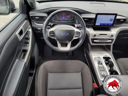Used 2023 Ford Explorer XLT AWD/4WD image 20