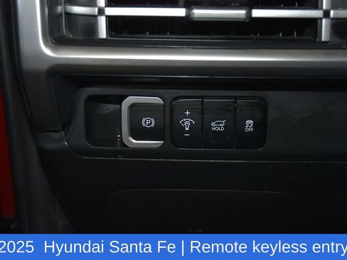 Used 2025 Hyundai Santa Fe SEL AWD/4WD image 10