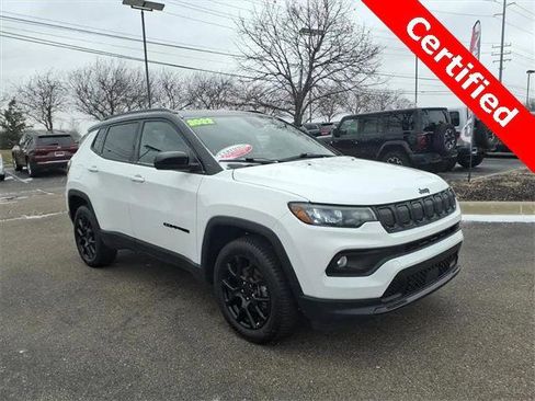 Certified 2022 Jeep Compass Altitude image 3