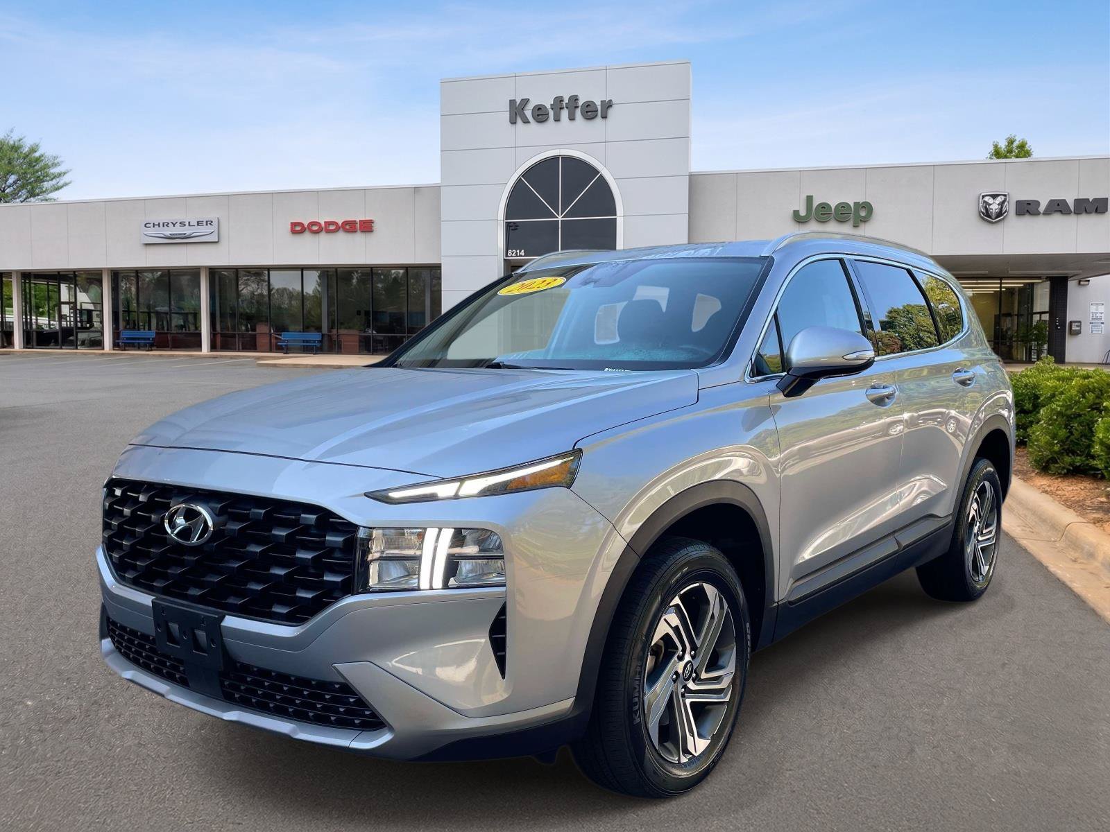 Used 2023 Hyundai Santa Fe SEL AWD/4WD image 1