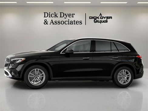 Used 2025 Mercedes-Benz GLC 300 image 25