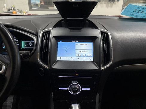 Used 2018 Ford Edge Titanium w/ Equipment Group 301A image 9