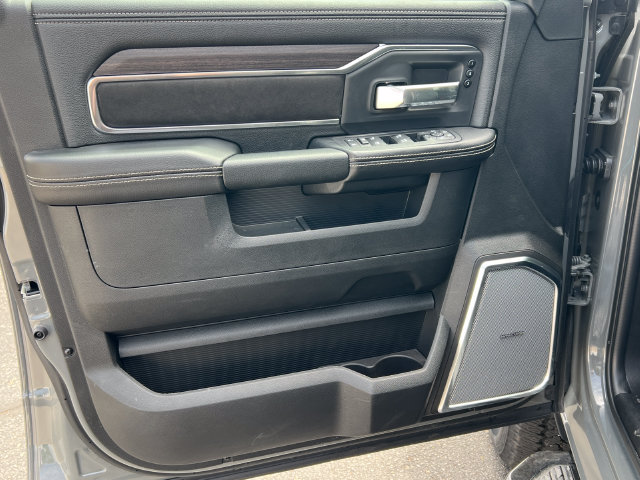 New 2026 RAM 2500 Laramie AWD/4WD image 16