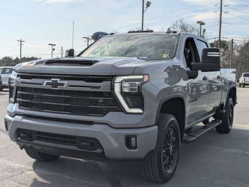 Used 2024 Chevrolet Silverado 2500 LTZ w/ LTZ Plus Package image 7