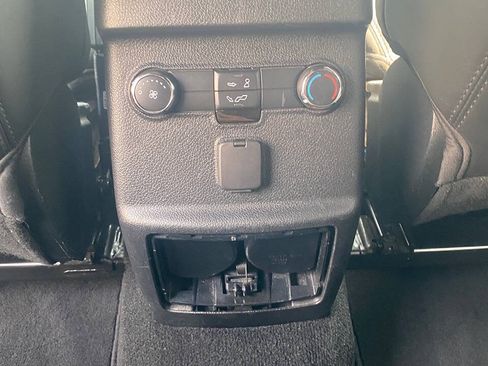 Used 2019 Ford Explorer XLT w/ Equipment Group 202A AWD/4WD image 19