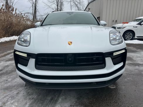 Used 2023 Porsche Macan S image 2