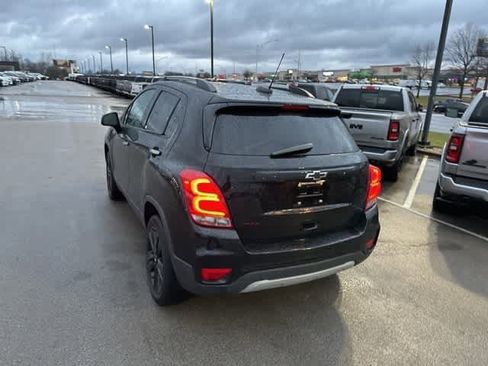 Used 2018 Chevrolet Trax LT w/ Sun & Sound Package image 16