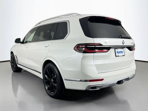 Used 2025 BMW X7 xDrive40i AWD/4WD image 4