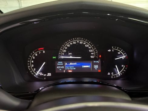 Used 2017 Cadillac XT5 FWD image 24