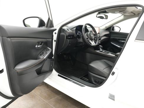 Used 2021 Nissan Sentra SR w/ SR Premium Package FWD image 24