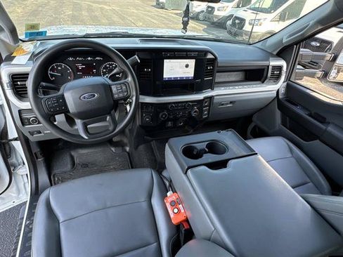 Used 2024 Ford F550 4x4 Crew Cab Super Duty image 30