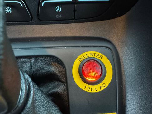 Used 2022 Ford Transit Connect XL image 17