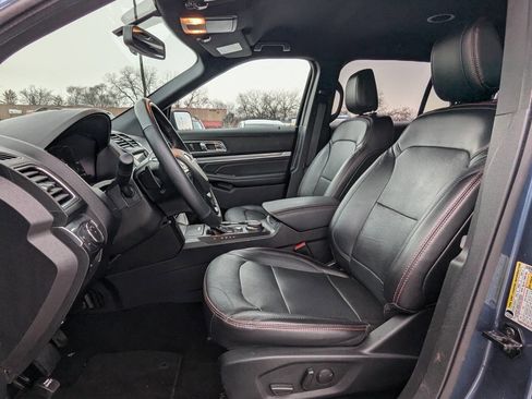 Used 2019 Ford Explorer Sport image 12