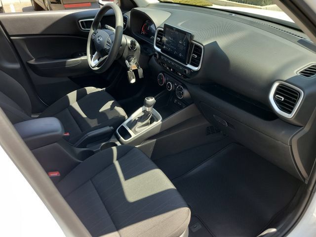 Certified 2026 Hyundai Venue SE FWD image 19