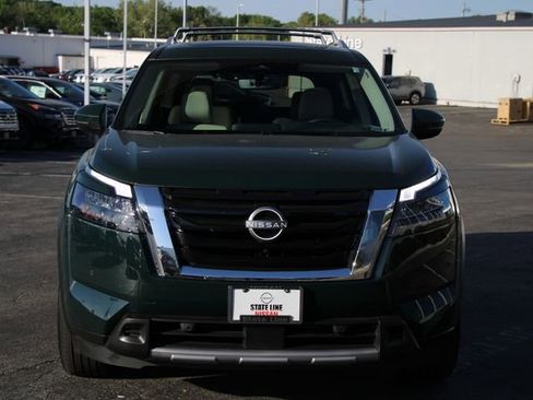 Certified 2025 Nissan Pathfinder SL w/ SL Premium Package AWD/4WD image 7