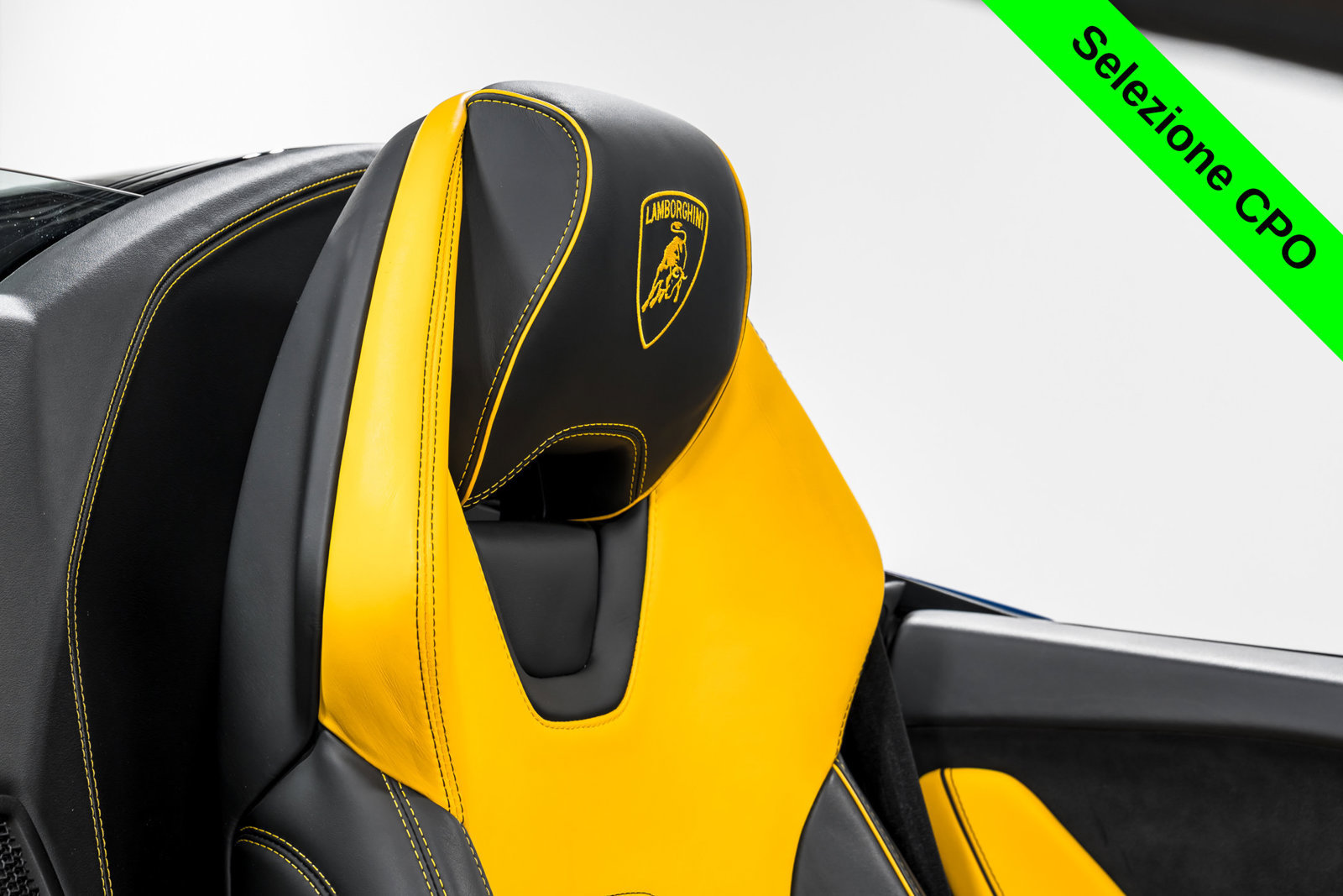 Used 2023 Lamborghini Huracan EVO AWD/4WD image 32