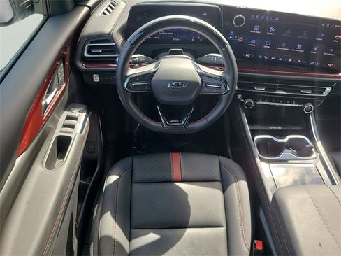 Used 2024 Chevrolet Traverse RS image 19