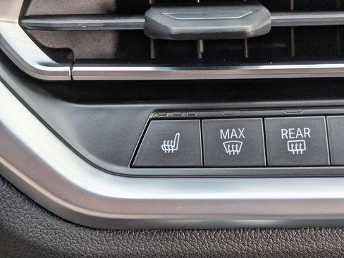 Used 2020 BMW 330i Sedan w/ Driving Assistance Package image 30