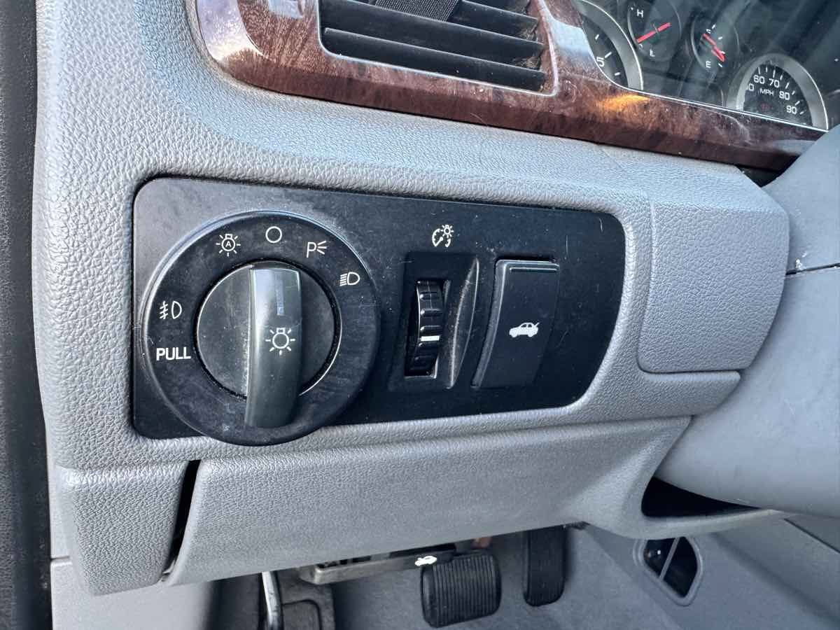 Used 2006 Ford Five Hundred SEL FWD image 37