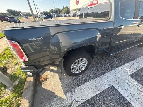 Used 2017 GMC Canyon SLT w/ Driver Alert Package AWD/4WD image 8