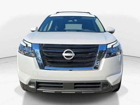 New 2025 Nissan Pathfinder SV image 4