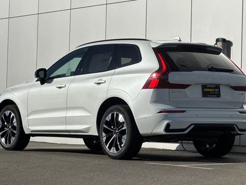 New 2026 Volvo XC60 B5 Plus w/ Climate Package PRO AWD/4WD image 3