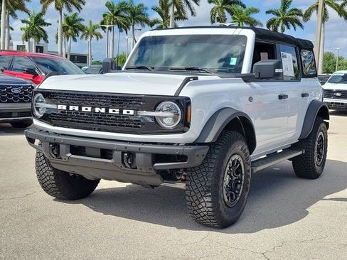 Certified 2024 Ford Bronco Wildtrak AWD/4WD image 3