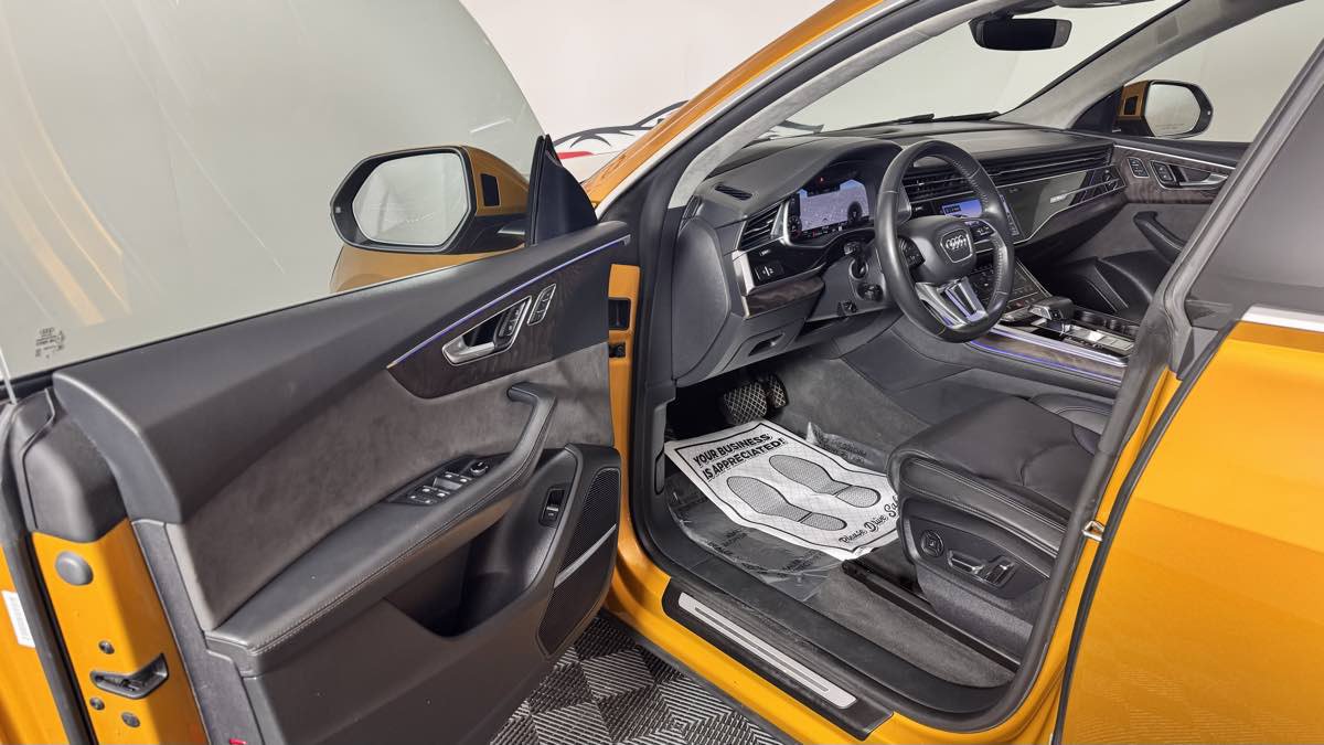 Used 2019 Audi Q8 Prestige w/ Luxury Package AWD/4WD image 11
