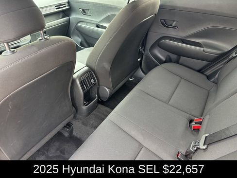 Used 2025 Hyundai Kona SEL image 14