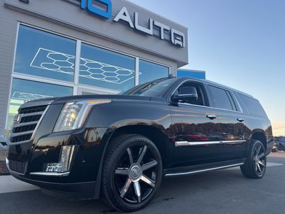 Used 2017 Cadillac Escalade ESV Luxury