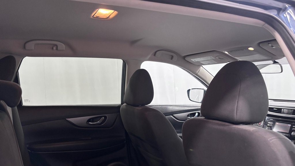 Used 2016 Nissan Rogue SV FWD image 27