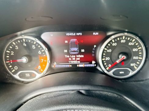 Used 2016 Jeep Renegade Trailhawk AWD/4WD image 13