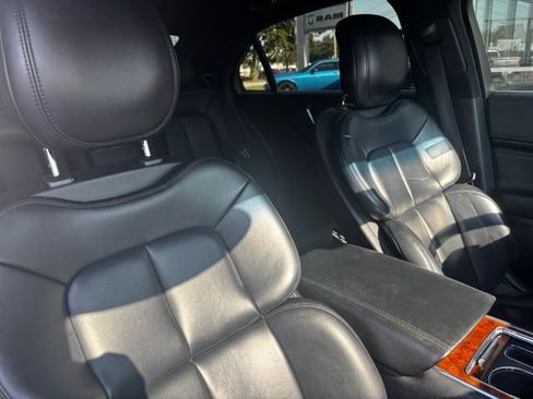 Used 2017 Lincoln Continental Premiere AWD/4WD image 9