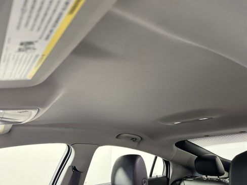 Used 2017 Chevrolet Volt Premier w/ Driver Confidence II Package image 24