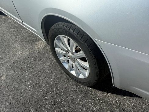 Used 2012 Chrysler 200 Touring image 6