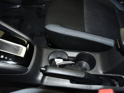 Used 2025 Nissan Versa SV FWD image 30