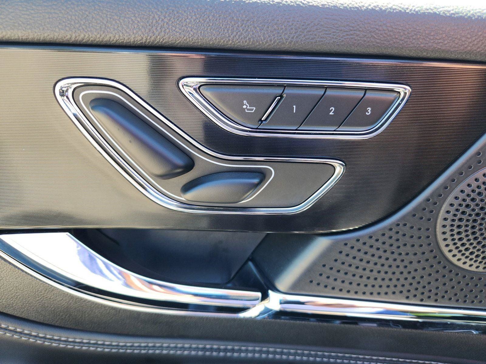 Used 2023 Lincoln Corsair AWD w/ Equipment Group 101A image 18