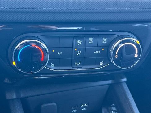 New 2026 Chevrolet TrailBlazer LT w/ LT Cold Weather Package FWD image 17