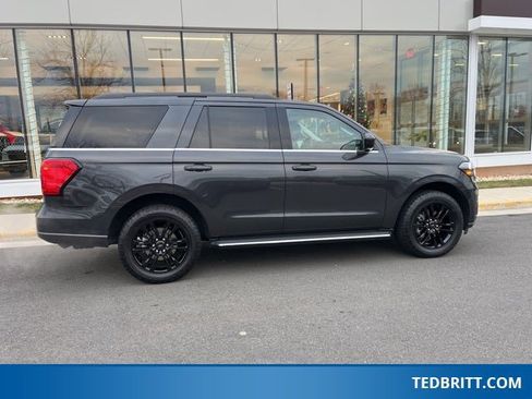 Used 2022 Ford Expedition XLT image 9