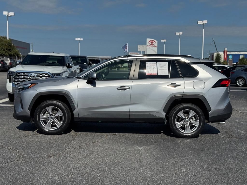 Used 2024 Toyota RAV4 XLE AWD/4WD image 8