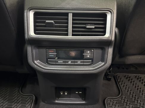 Certified 2025 Volkswagen Atlas SE w/ Panoramic Sunroof Package image 26