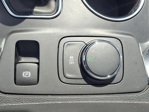Used 2021 Chevrolet Traverse LS w/ LPO, Floor Liner Package FWD image 10