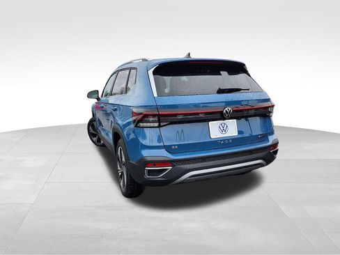 New 2026 Volkswagen Taos SE AWD/4WD image 9